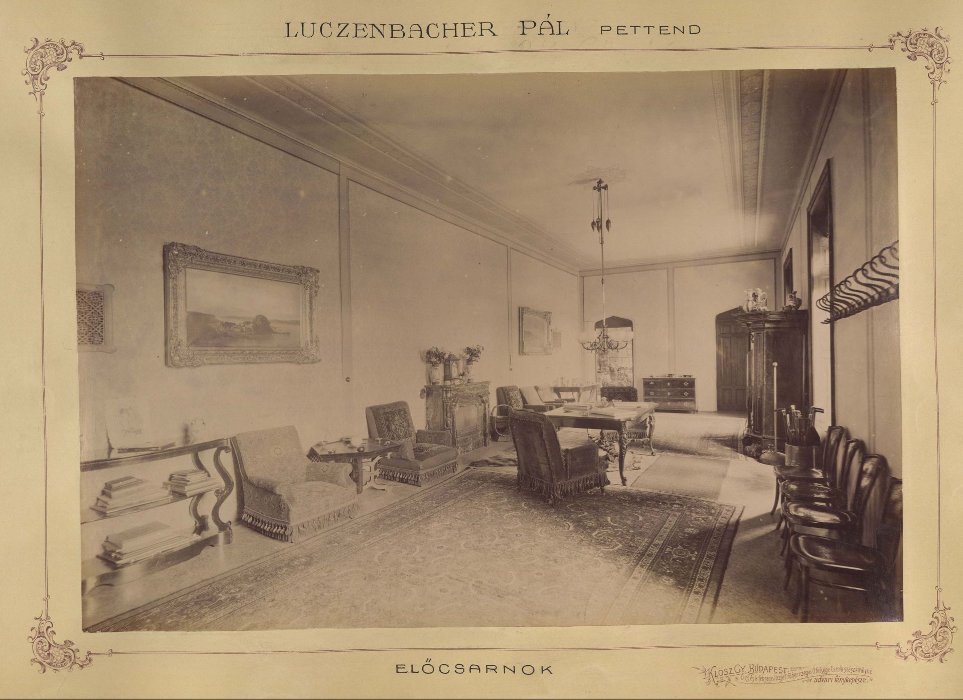 Luczenbacher-kastély előcsarnoka. A felvétel 1895-1899 között készült. A kép forrása: Fortepan / Budapest Főváros Levéltára. Levéltári jelzet: HU.BFL.XV.19.d.1.11.082